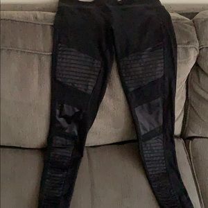 alo Moto leggings